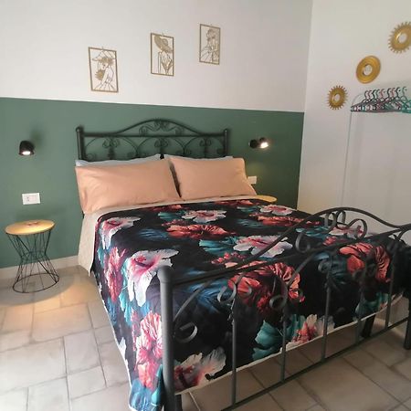 Il Vicoletto Sul Castello Apartment Наполи Екстериор снимка