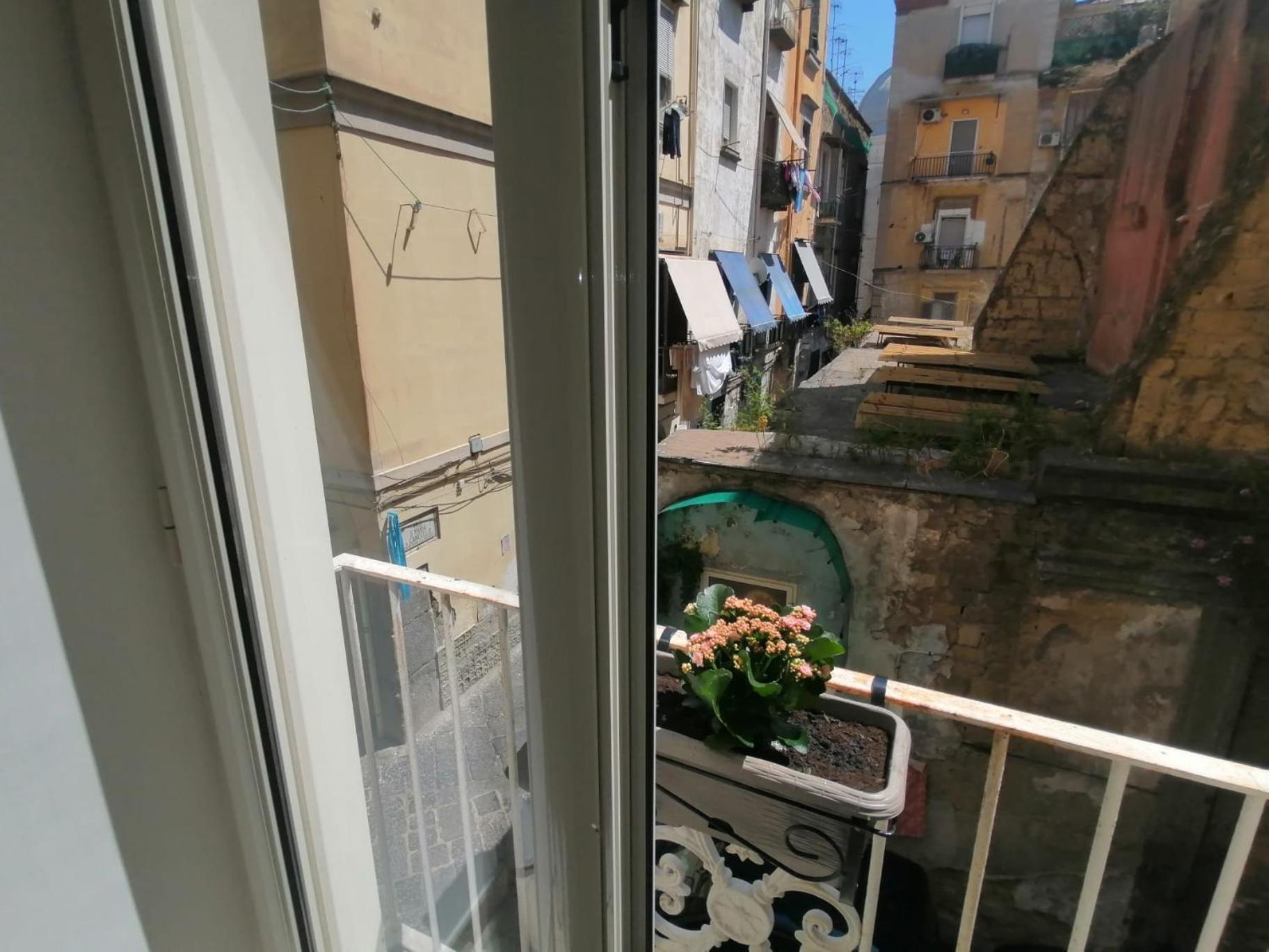 Il Vicoletto Sul Castello Apartment Наполи Екстериор снимка