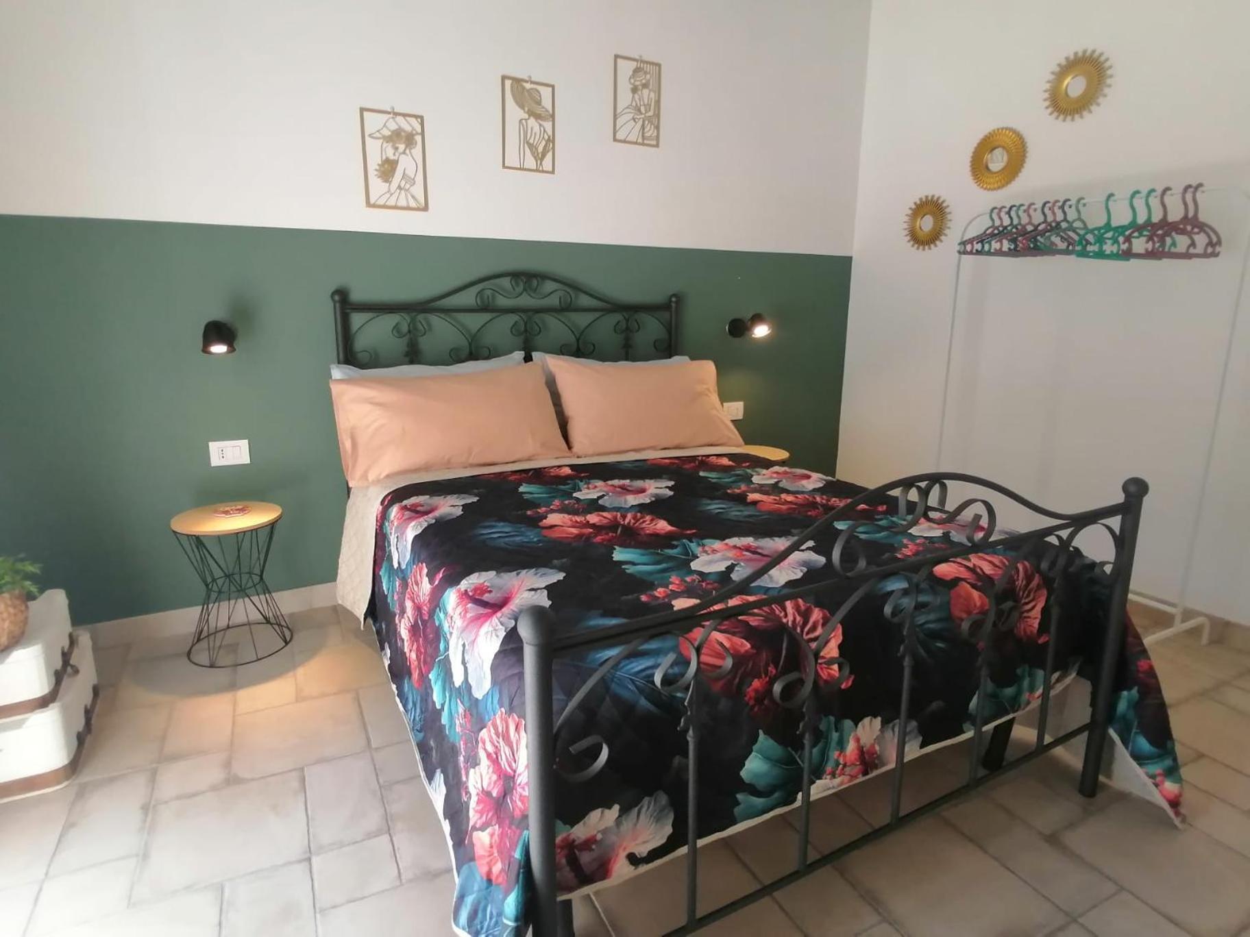 Il Vicoletto Sul Castello Apartment Наполи Екстериор снимка