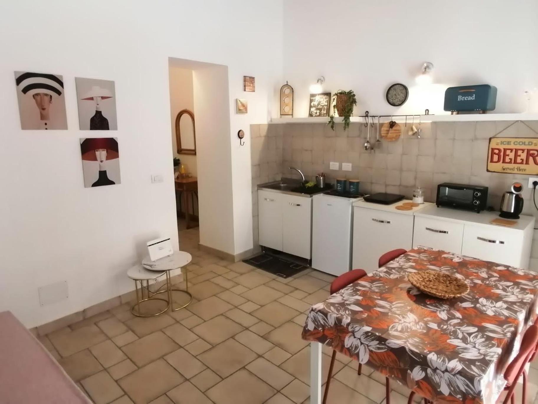 Il Vicoletto Sul Castello Apartment Наполи Екстериор снимка
