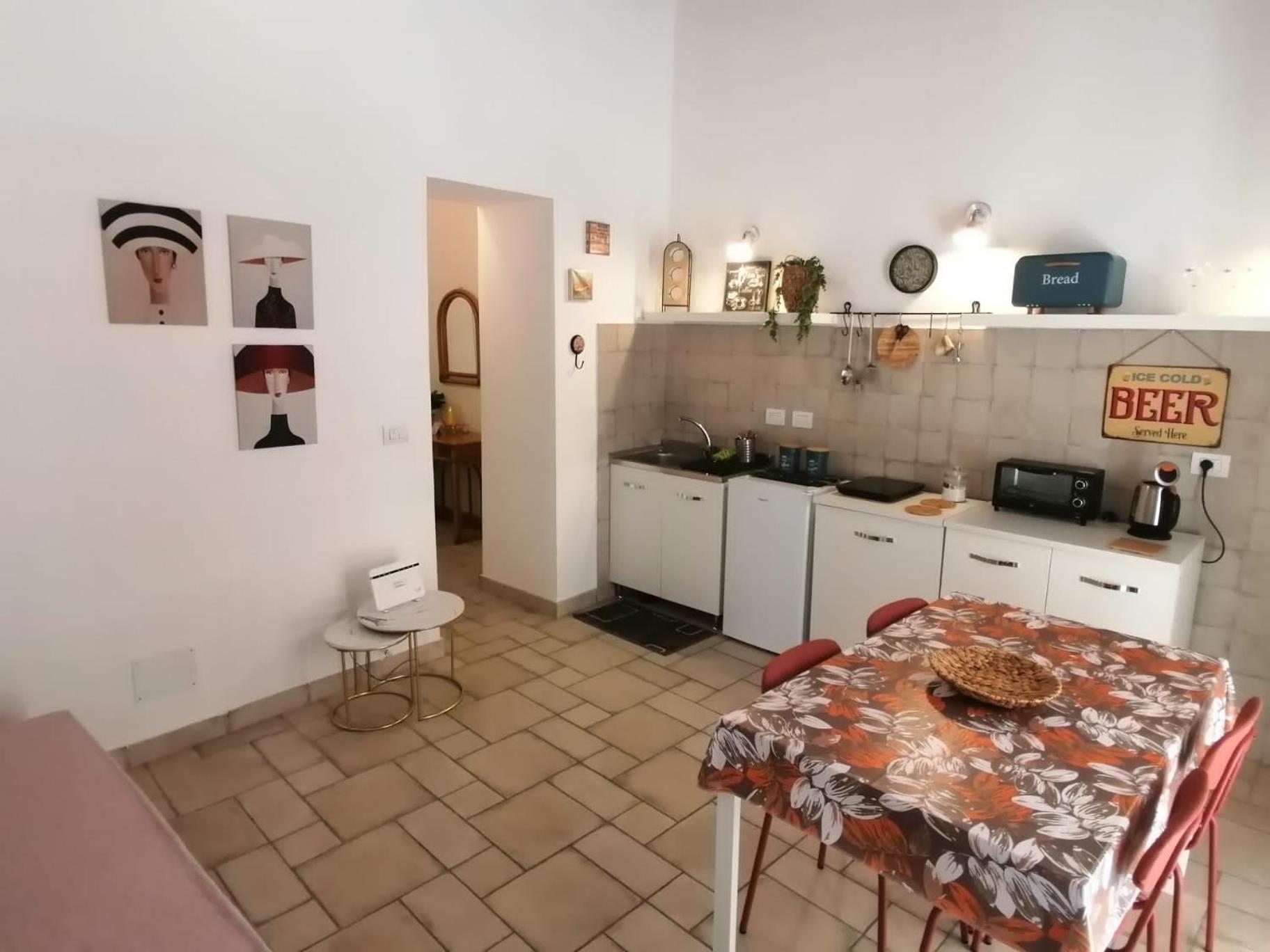 Il Vicoletto Sul Castello Apartment Наполи Екстериор снимка